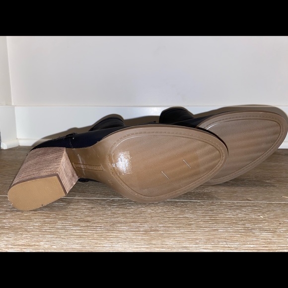 Brand New never worn Tommy Hilfiger 9.5M black ankle boots - Picture 2 of 2